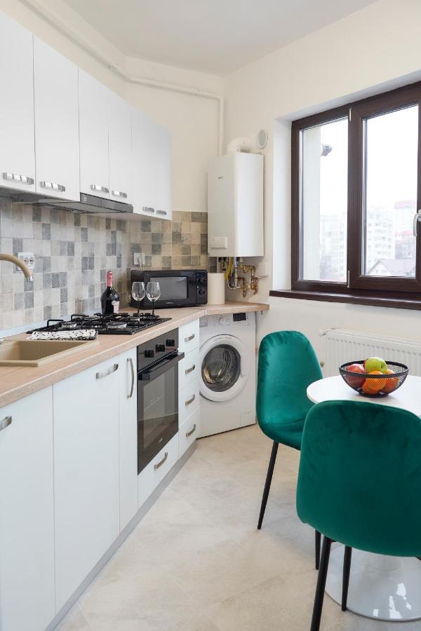 Unique Hotel Apartments ヤシ エクステリア 写真