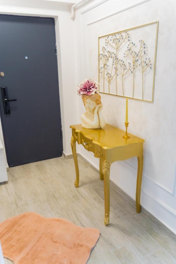 Unique Hotel Apartments ヤシ エクステリア 写真