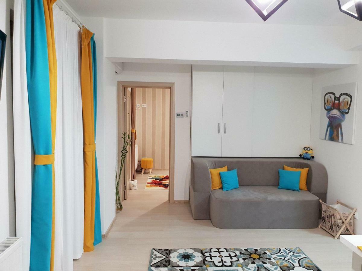 Unique Hotel Apartments ヤシ エクステリア 写真
