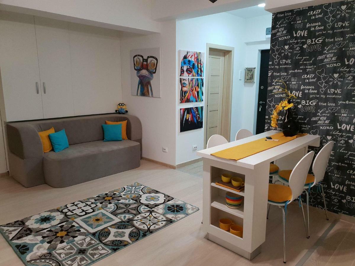 Unique Hotel Apartments ヤシ エクステリア 写真