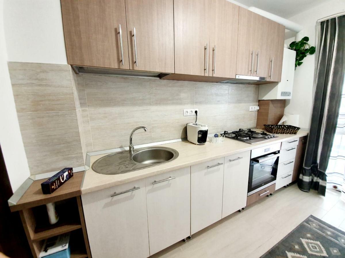 Unique Hotel Apartments ヤシ エクステリア 写真