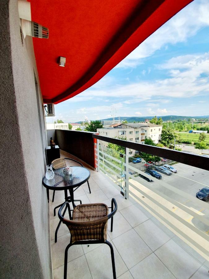 Unique Hotel Apartments ヤシ エクステリア 写真