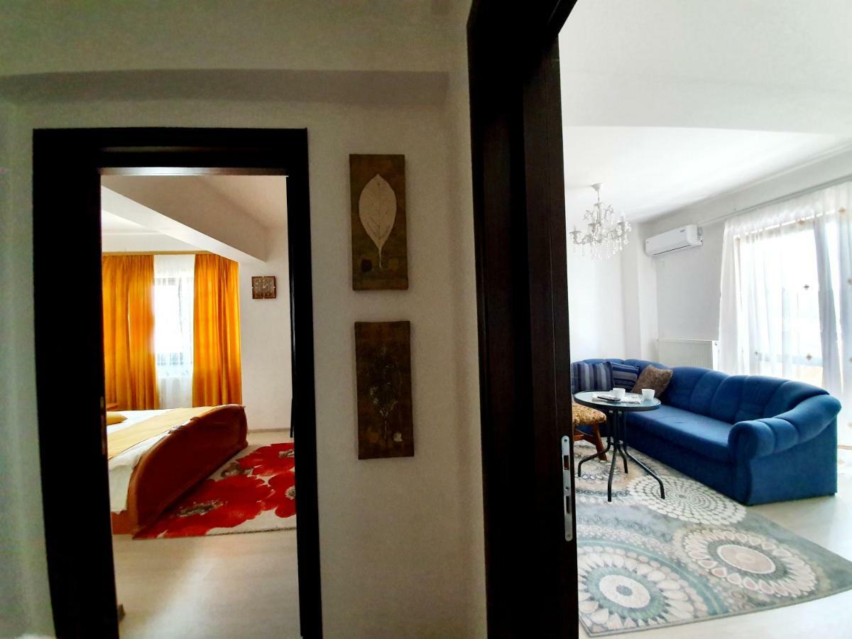 Unique Hotel Apartments ヤシ エクステリア 写真